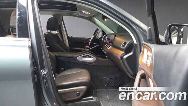 Mercedes-Benz GLE-Class 2021 — Photo 11/20