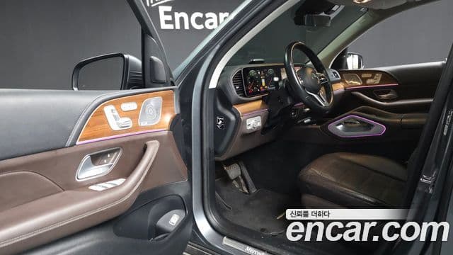 Mercedes-Benz GLE-Class 2021 — Photo 15/20