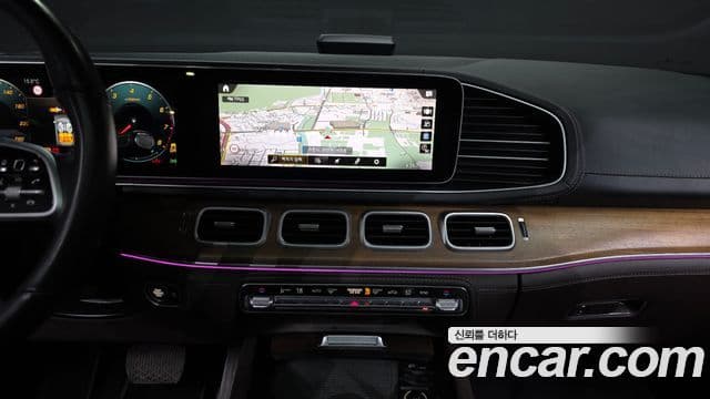 Mercedes-Benz GLE-Class 2021 — Photo 6/20