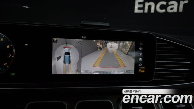 Mercedes-Benz GLE-Class 2021 — Photo 17/20