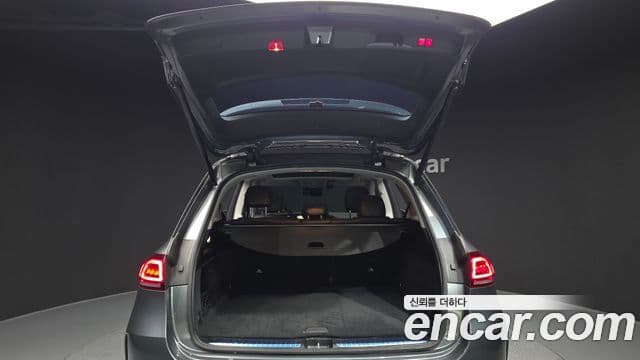 Mercedes-Benz GLE-Class 2021 — Photo 19/20
