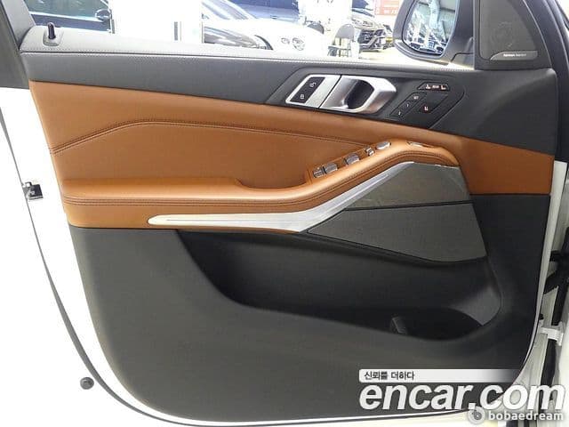 BMW X7 2023 — ფოტო 14/20
