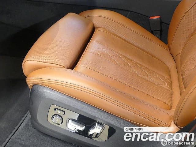 BMW X7 2023 — ფოტო 15/20