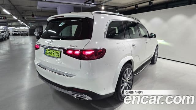 Mercedes-Benz GLS-Class 2024 — Photo 9/20