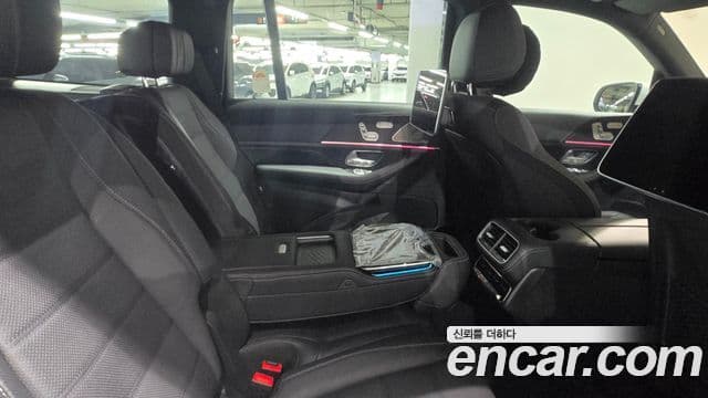 Mercedes-Benz GLS-Class 2024 — Photo 16/20