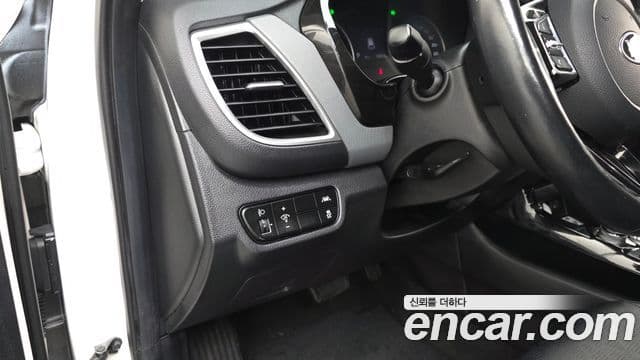 Kia Seltos 2020 — ფოტო 13/20