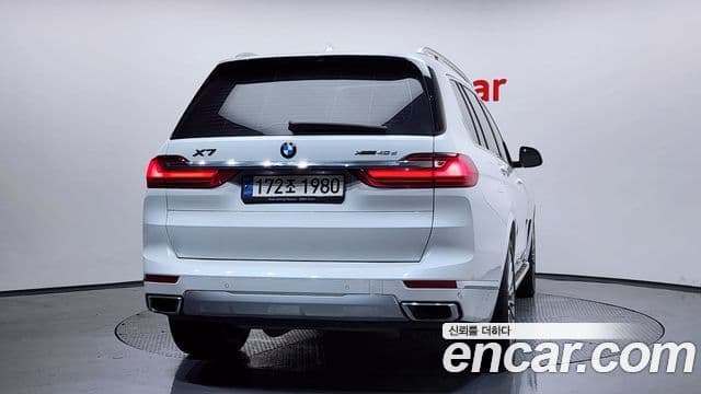 BMW X7 2022 — ფოტო 4/20
