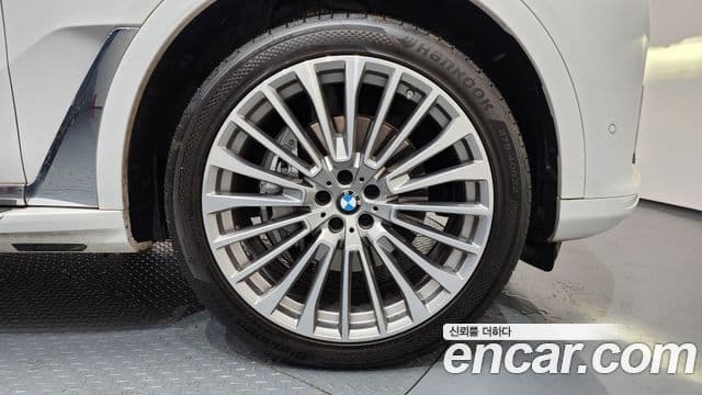 BMW X7 2022 — ფოტო 5/20