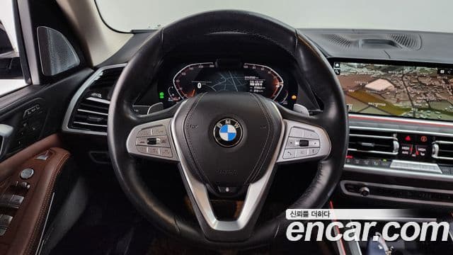 BMW X7 2022 — ფოტო 13/20