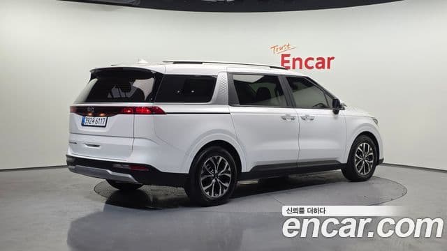Kia Carnival 2021 — Фото 2/20