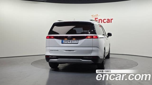 Kia Carnival 2021 — Фото 4/20