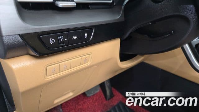 Kia Carnival 2021 — Фото 17/20