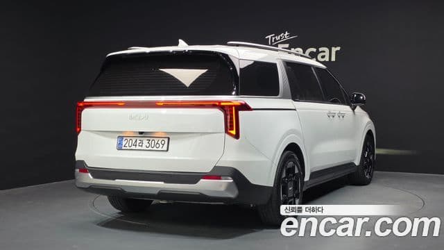 Kia Carnival 2024 — ფოტო 2/20