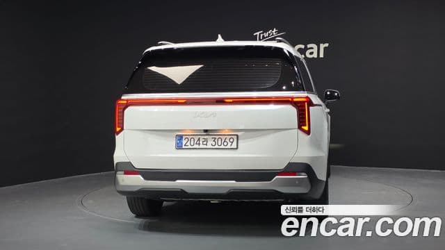 Kia Carnival 2024 — ფოტო 4/20