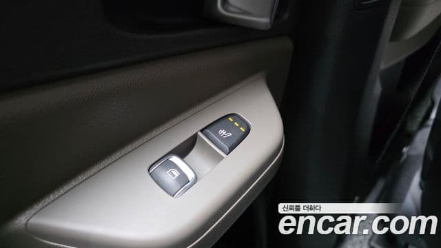 Kia Carnival 2024 — ფოტო 18/20