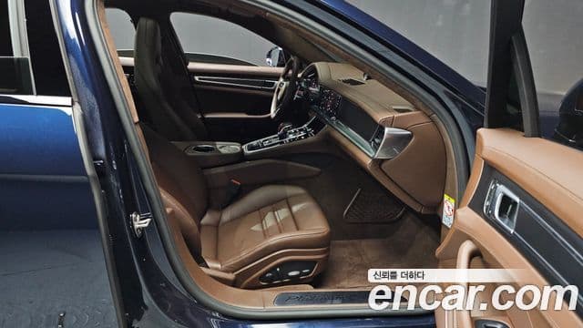 Porsche Panamera 2023 — Şəkil 10/20