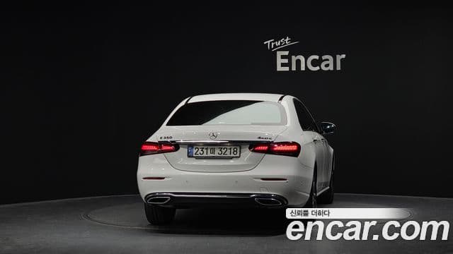 Mercedes-Benz E-Class 2021 — Фото 4/20