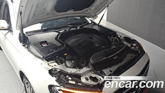 Mercedes-Benz E-Class 2021 — ფოტო 6/20