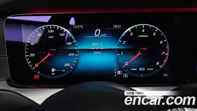 Mercedes-Benz E-Class 2021 — ფოტო 7/20