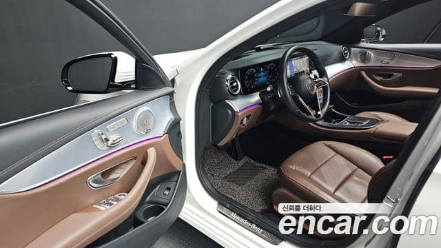 Mercedes-Benz E-Class 2021 — ფოტო 11/20