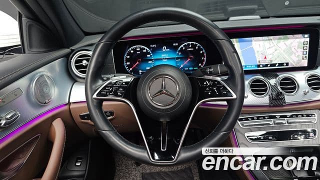 Mercedes-Benz E-Class 2021 — ფოტო 13/20