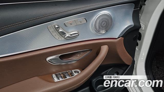Mercedes-Benz E-Class 2021 — Фото 18/20