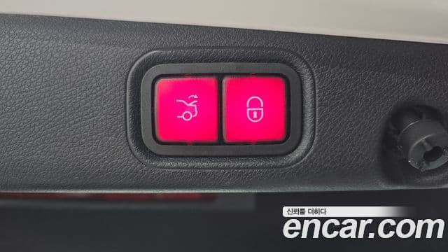 Mercedes-Benz E-Class 2021 — ფოტო 20/20