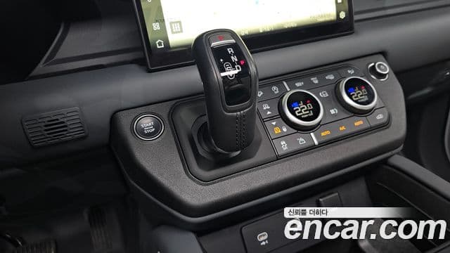 Land Rover Defender 2023 — Şəkil 10/20
