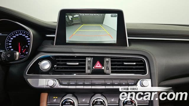 Genesis G70 2019 — ფოტო 17/20
