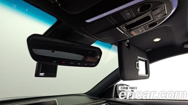 Genesis G70 2019 — ფოტო 18/20