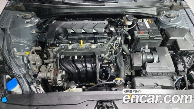 Hyundai The New Avante Hybrid 2020 — ფოტო 10/20