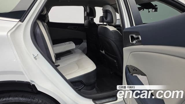 Kia Sportage 2023 — Şəkil 12/20