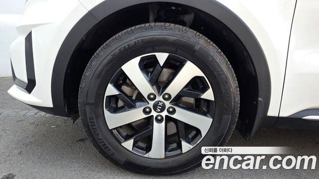 Kia Sorento 2021 — Фото 5/20