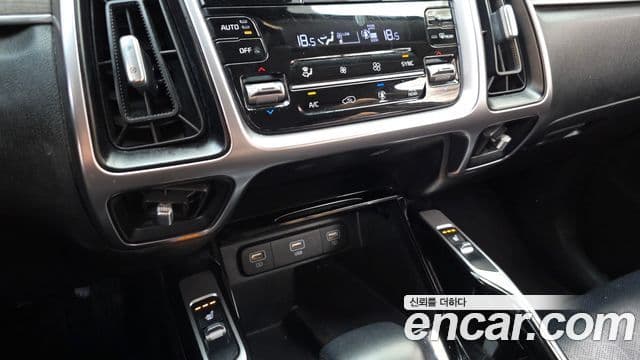 Kia Sorento 2021 — Фото 16/20