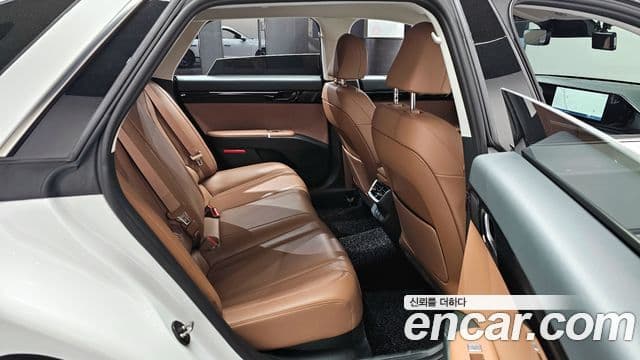 Hyundai Grandeur 2023 — ფოტო 12/20