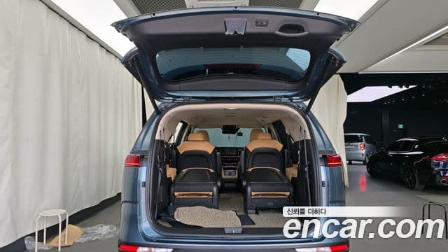 Kia Carnival 2021 — фото 20 из 20