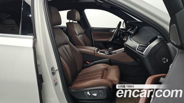 BMW X6 2021 — Photo 19/20