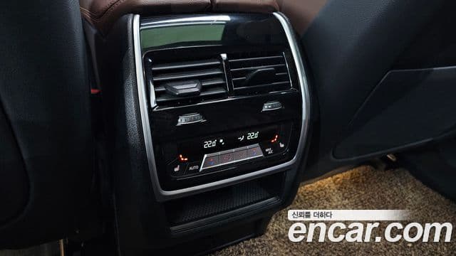 BMW X6 2021 — Photo 8/20