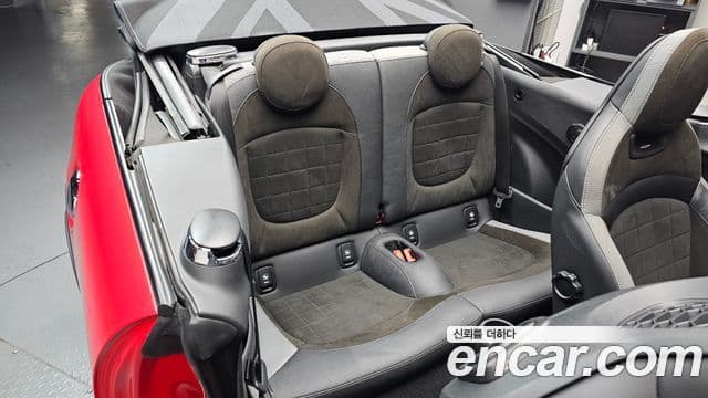 Mini Cooper S Convertible 2020 — Фото 11/20