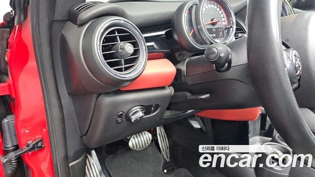 Mini Cooper S Convertible 2020 — Фото 13/20
