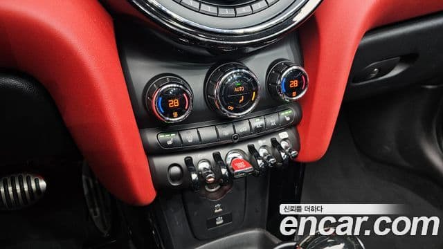 Mini Cooper S Convertible 2020 — Фото 17/20