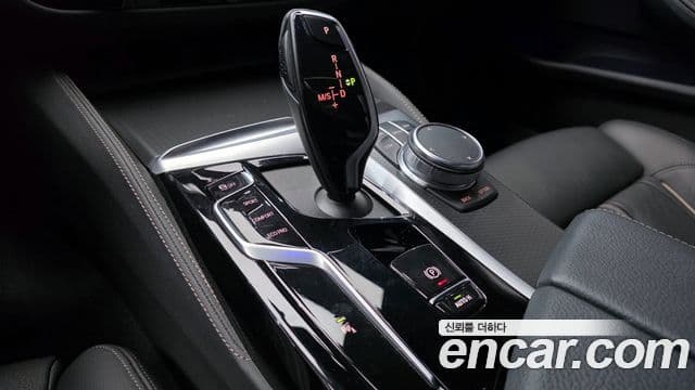 BMW 5 Series 2022 — фото 9 из 20
