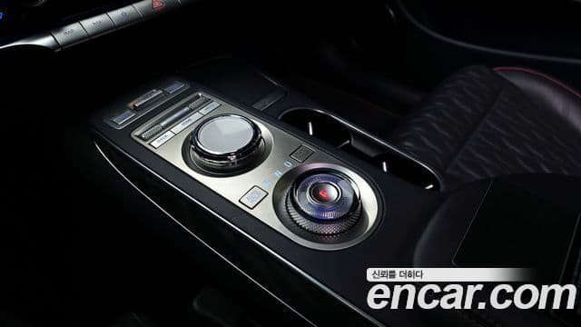 Genesis GV70 2021 — Şəkil 9/20
