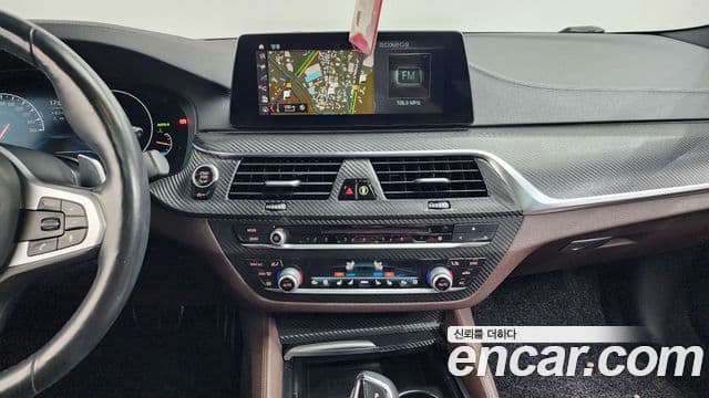 BMW 5 Series 2019 — Photo 11/20