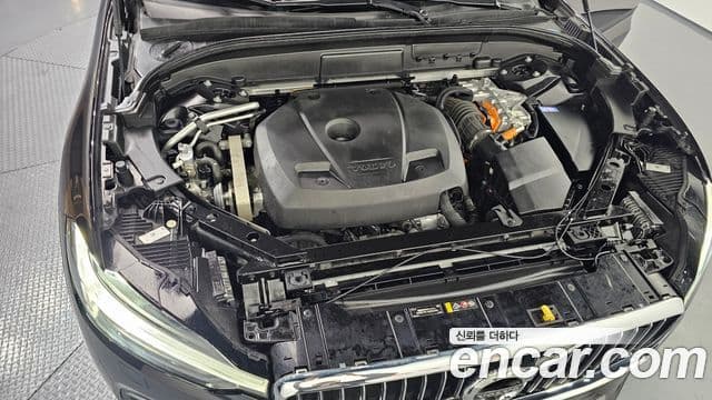 Volvo XC60 2021 — Şəkil 6/20