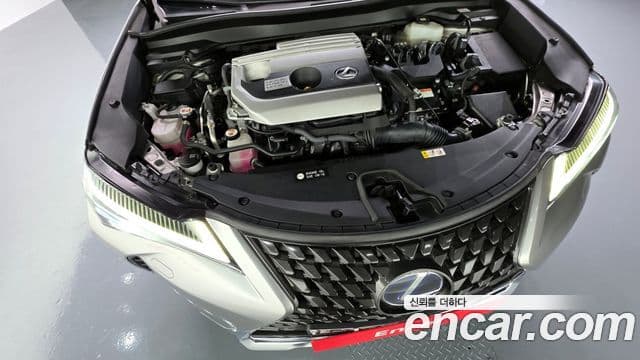 Lexus UX250h 2021 — ფოტო 6/20
