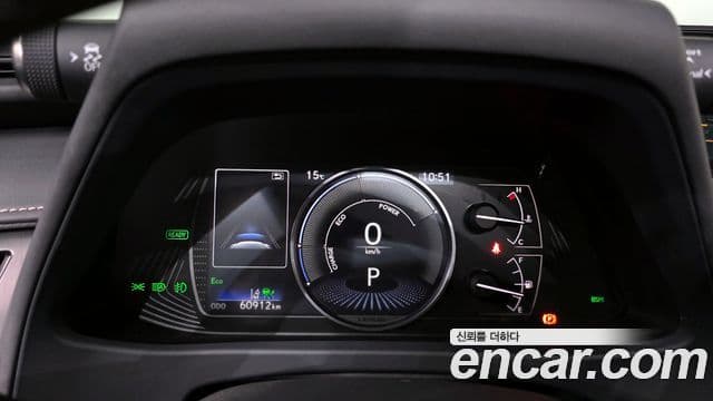 Lexus UX250h 2021 — ფოტო 8/20