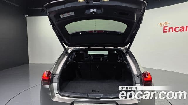 Lexus UX250h 2021 — ფოტო 20/20