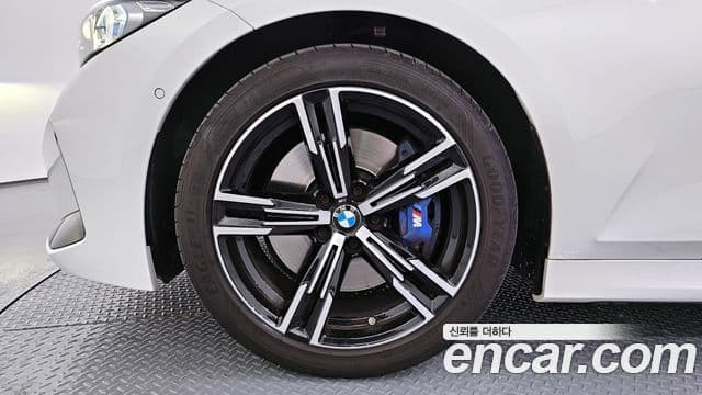 BMW 3 Series 2022 — ფოტო 5/20