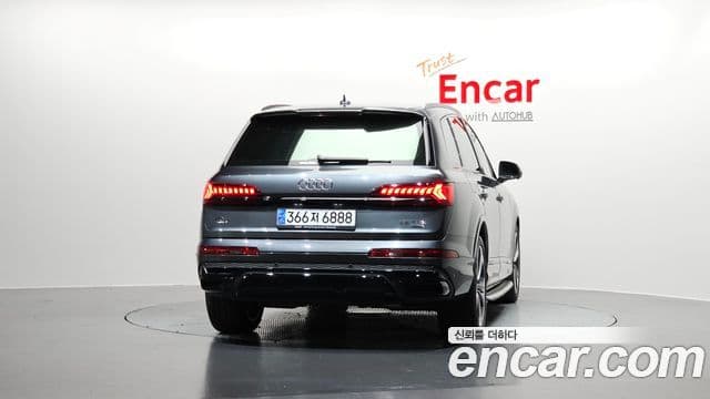 Audi Q7 2022 — ფოტო 4/20